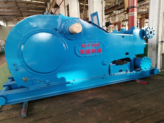 RONGSHENG RS F-1300 1300HP Borlama Çamur Pompası API 7K Çalışma Basıncı 5000psi