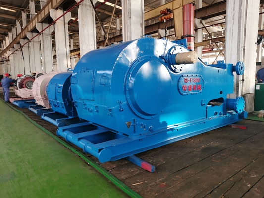RONGSHENG RS F-1300 1300HP Borlama Çamur Pompası API 7K Çalışma Basıncı 5000psi