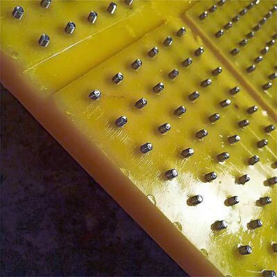 Döner Masa Kayma Karşıtı Mat Malzeme PU Çekim Gücü 45 Mpa Borma Platformu Üzerinde Kullanılır